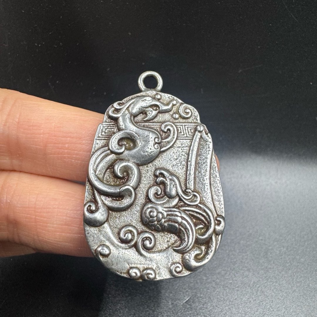 古玩古董尼泊尔藏式天铁龙凤呈祥牌挂件吊坠复古钥匙扣手工敲錾刻