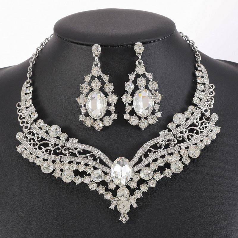 欧美首饰新娘饰品配饰项链耳环套装直播演出水晶V型锁骨链女