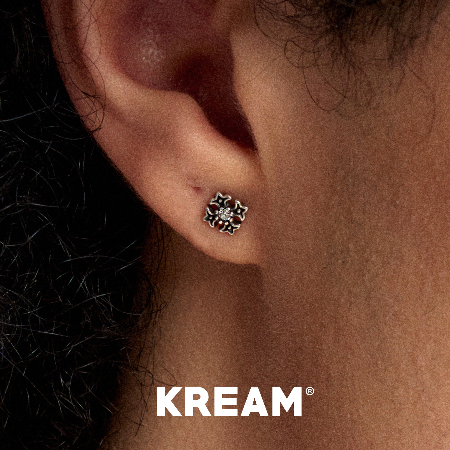 KREAM 925银复古做旧小号鸢尾十字锆石耳钉男欧美潮流女耳饰情侣