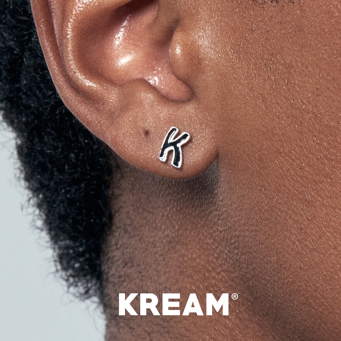 KREAM 925纯银黑色滴油K字母耳钉男嘻哈女欧美潮流设计感简约耳饰