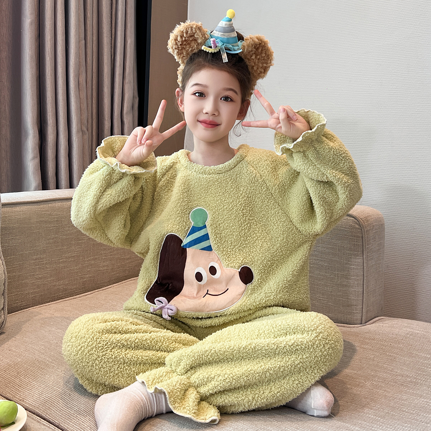 儿童珊瑚绒睡衣女童秋冬款2025新款冬季大童法兰绒加厚女孩家居服