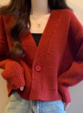 新款红色v领短款毛衣外套女秋冬季内搭针织开衫慵懒秋装上衣