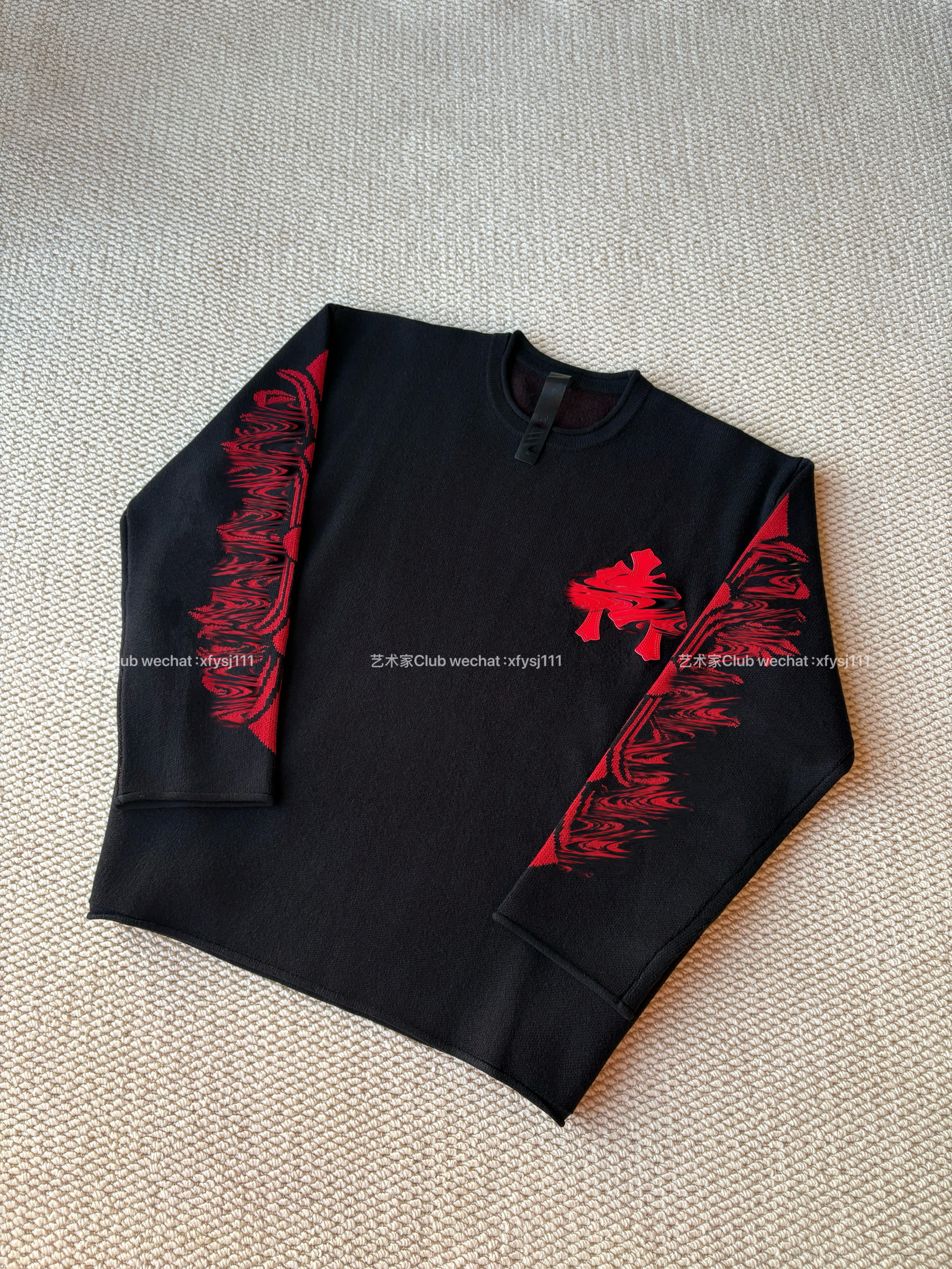 【最强现货】艺术家自主羊绒三十字架漆皮撞色黑红圆领针织毛衣