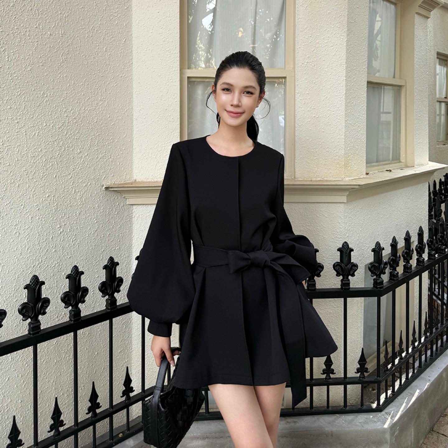 法式高级感气质圆领灯笼袖西装外套女2025新款中长款收腰系带风衣