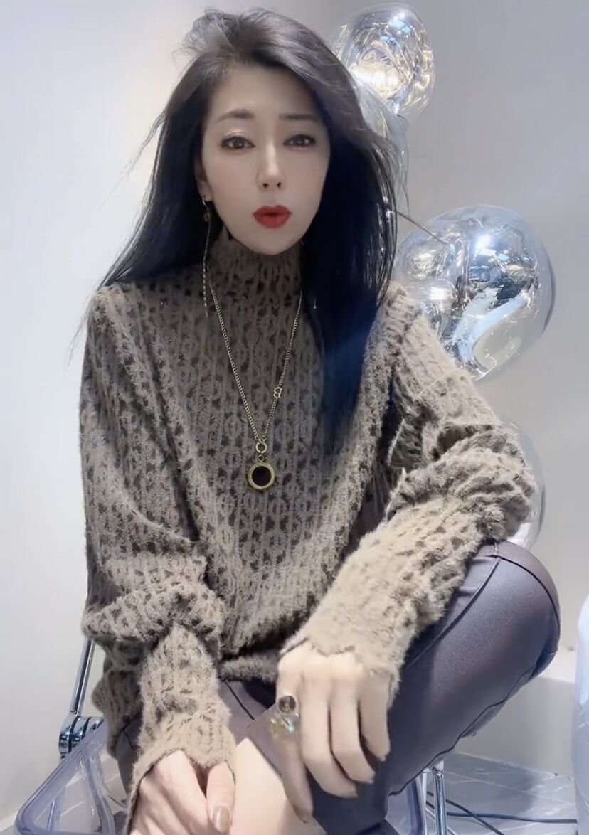 欧货高领镂空磨毛中长款蕾丝打底衫女秋季设计款宽松减龄花边上衣