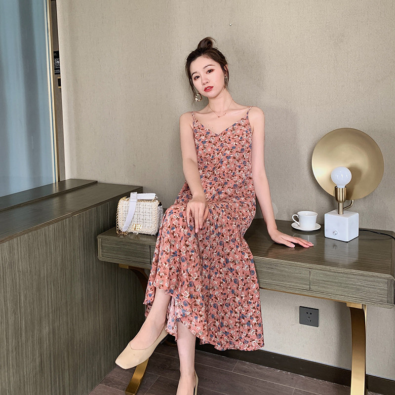裙子仙女超仙森系2020新款夏季碎花吊带连衣裙女法式长裙气质显瘦