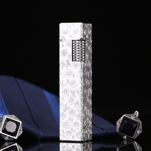 黄铜材质雕刻纹饰镀银工艺