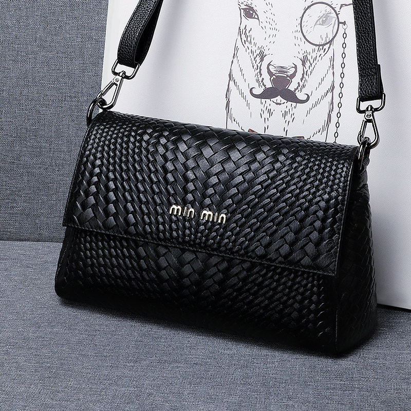 黑色真皮女包2021新款潮时尚百搭小包包妈妈款中年女士单肩斜挎包