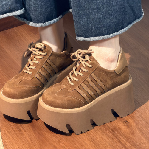 磨砂真皮复古增高德训松糕女鞋