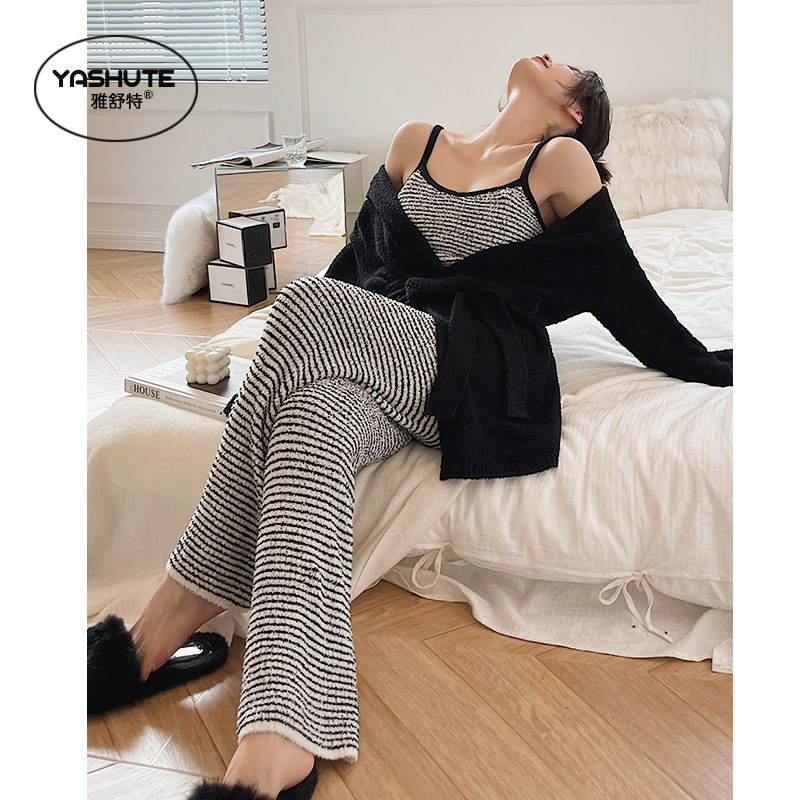 秋冬季半边绒睡衣女2021新款加厚软绵绵连帽睡袍时尚家居服三件套