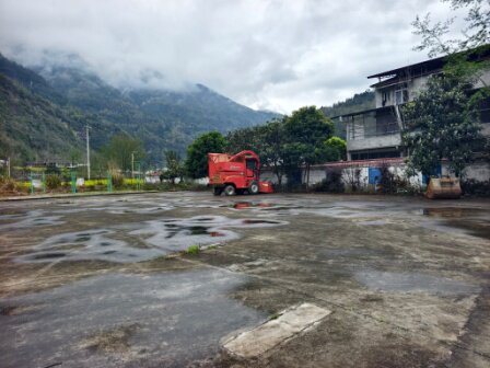 5月29日绵阳存放于北川县桂溪镇甘溪小学内的青贮收获机一台（自走式）网络拍卖公告