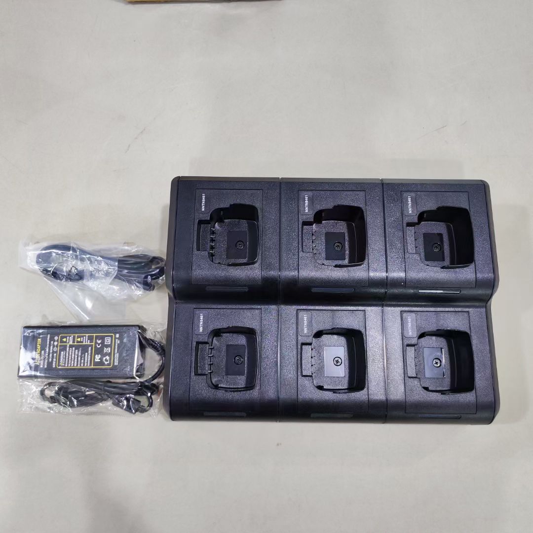 CP1308 C1200 C2660 C2620 CP1300 CP1660对讲机多路充联排充电器