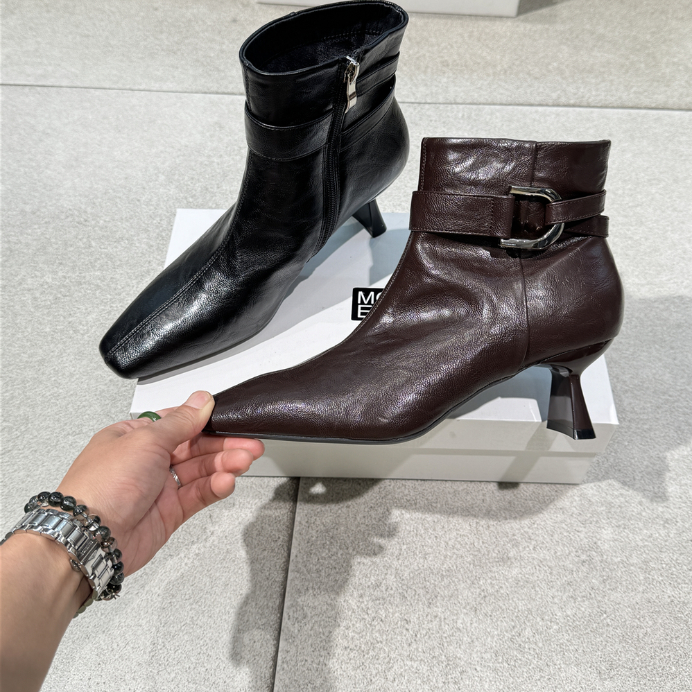 2025冬新款尖头时尚舒适时装靴