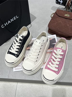 系带百搭运动休闲黑色板鞋