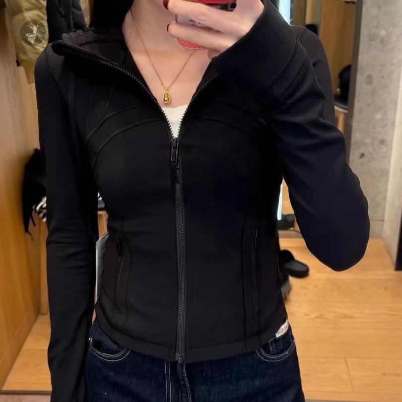 新款连帽短款运动瑜伽服修身显瘦