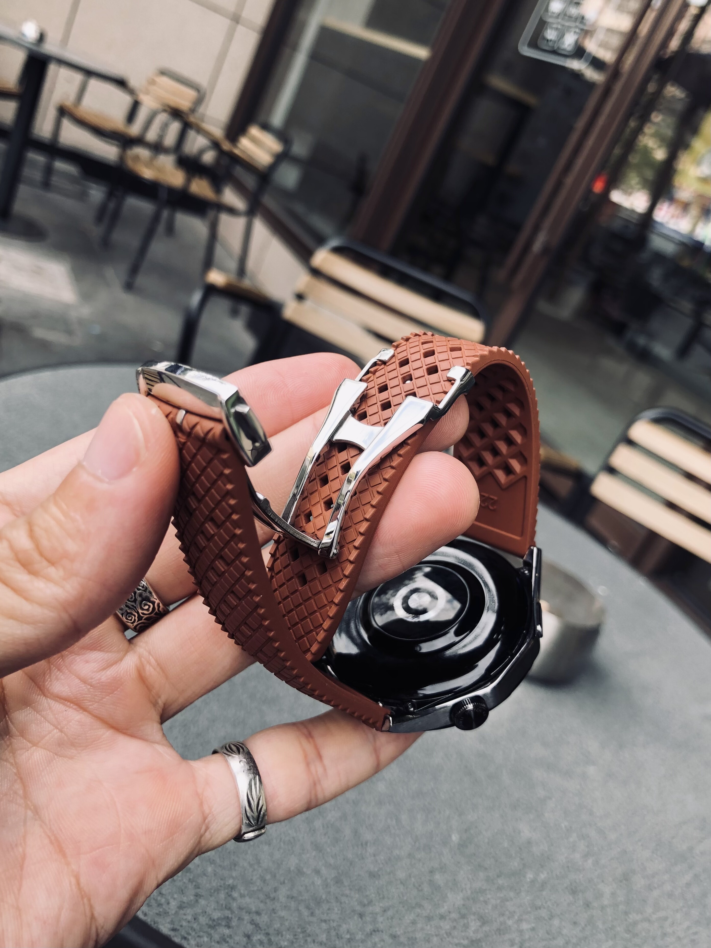 卡客风暴 氟橡胶适用华为GT6手表表带GT5 4折叠扣watch5透气厚18