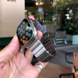 卡客风暴 一珠双节磁吸适用苹果iwatch表带s10钢带Ultra2金属s11