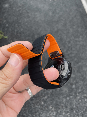 卡客 双色硅胶磁吸适用佳明手表Fenix7表带飞耐时6x泰铁时quatix8