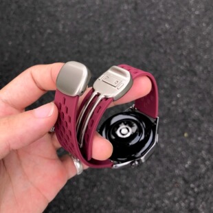 卡客风暴 圆滑磁吸扣适用华为GT5手表表带GT4透气硅胶watch5夏GT3