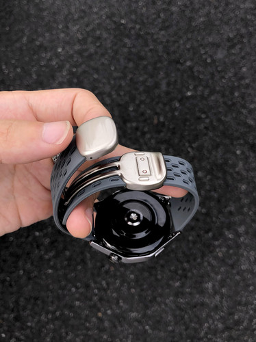 卡客风暴 圆滑磁吸扣适用华为GT5pro表带GT4洞洞小米watch3夏oppo