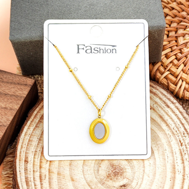 法式高级感柔美晚宴派对时尚配饰钛钢镀金椭圆吊坠镶嵌彩贝项链女