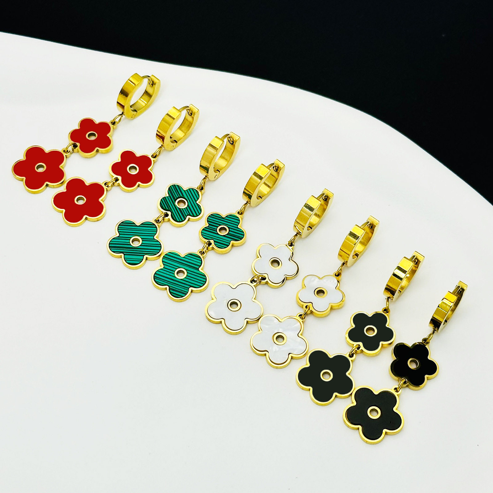 创意五花朵欧美时尚复古百搭气质简约个性四叶草吊坠钛钢饰品耳环