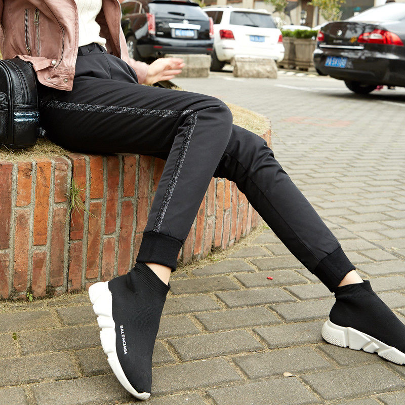 2021冬新款羽絨褲女外穿高腰顯瘦保暖加厚大碼白鴨絨女士加絨棉褲在類目 女裝/女士精品, 褲子, 棉褲/羽絨褲中 - 來自Buy2taobao.com提供專業的淘寶代購服務