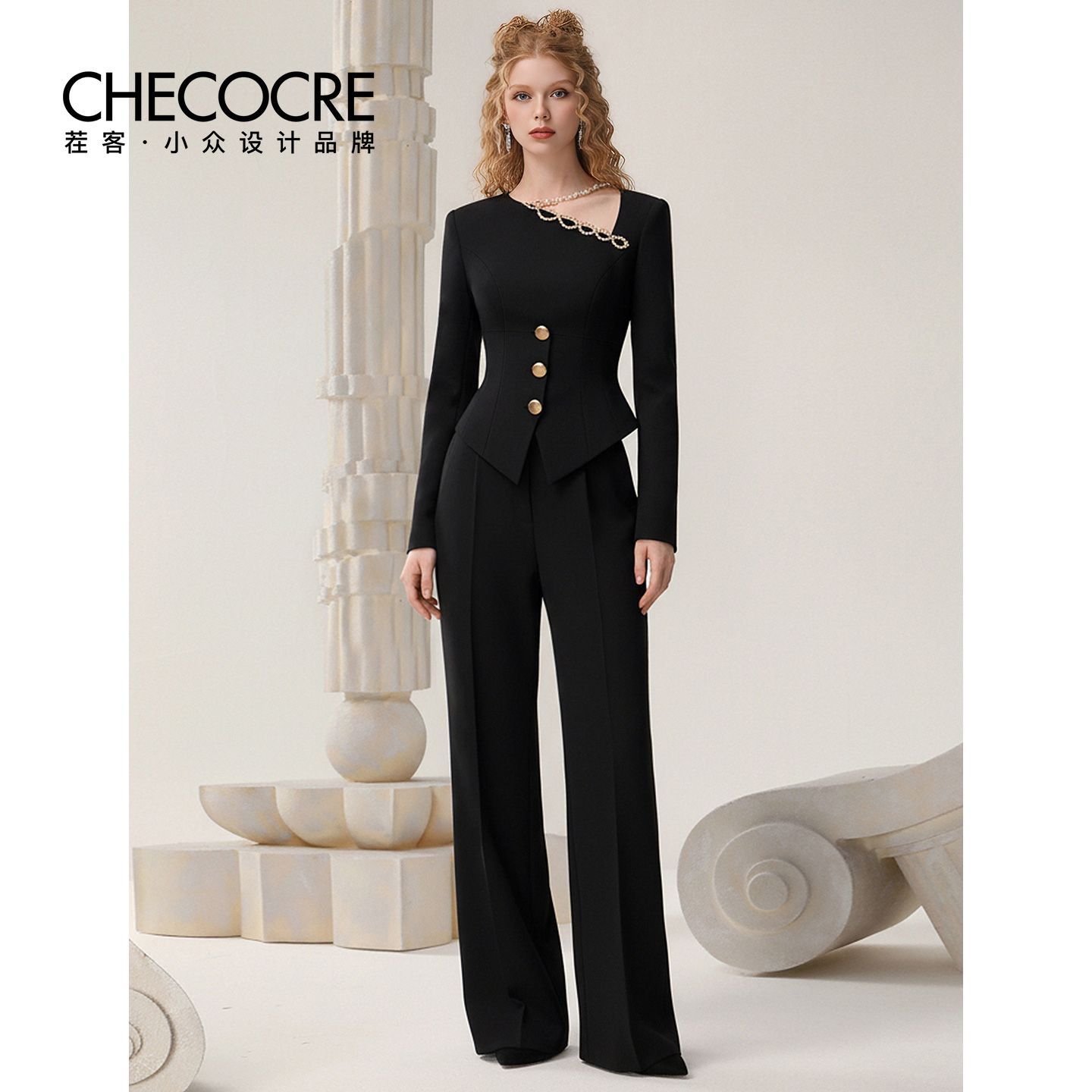 茬客钻饰金属扣上衣直筒裤