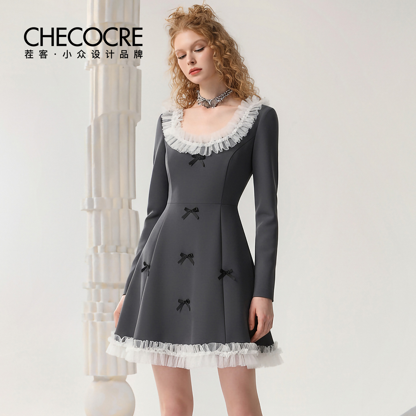 茬客U型领蝴蝶结收腰短裙