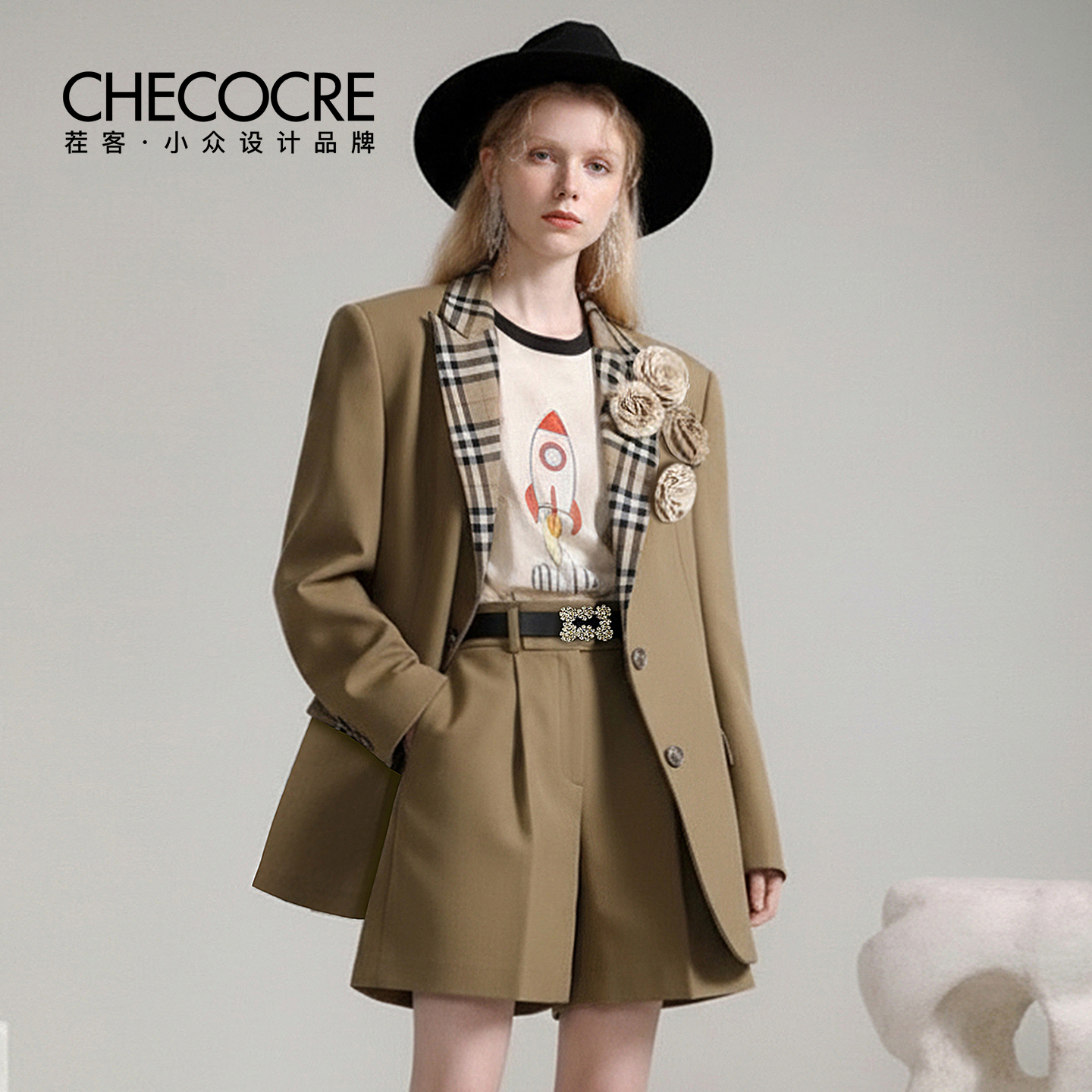 茬客西装领玫瑰花外套半裙