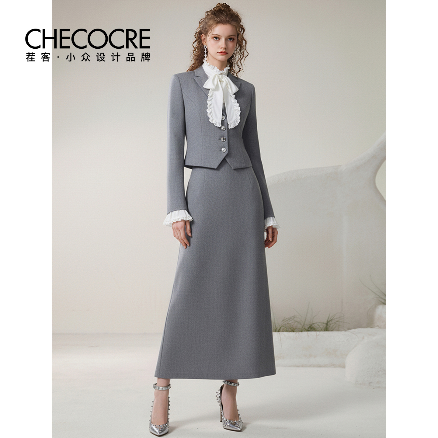 茬客西装领上衣直筒中长裙