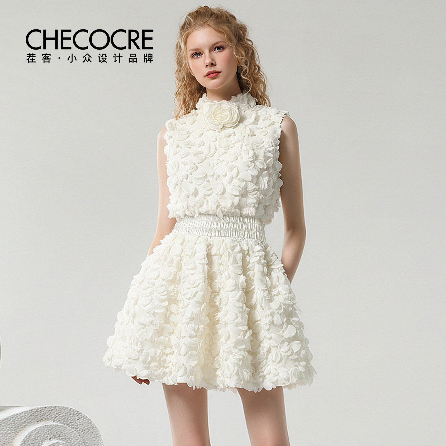 茬客【奶油花簇】气质温柔风连衣裙26春新后半高领打揽无袖提花裙