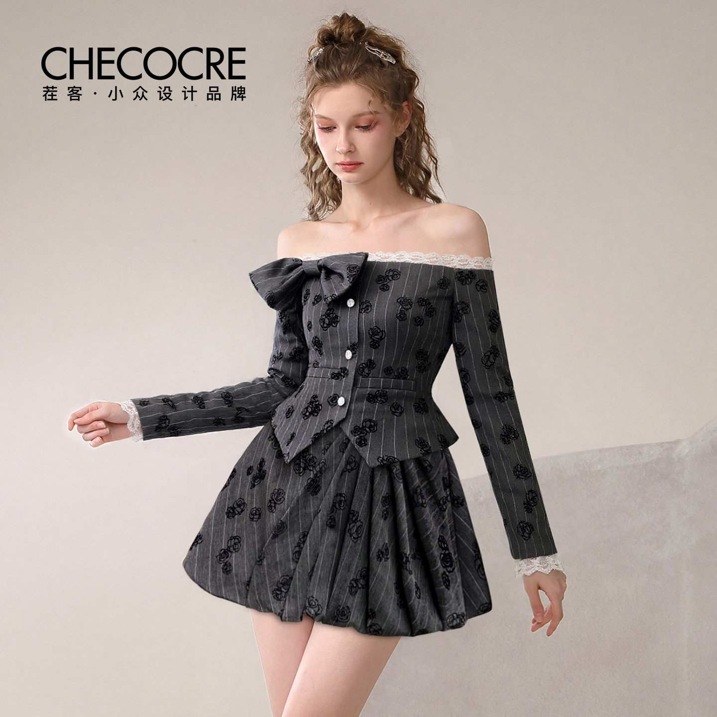 蕾丝花边拼接上衣A字半裙