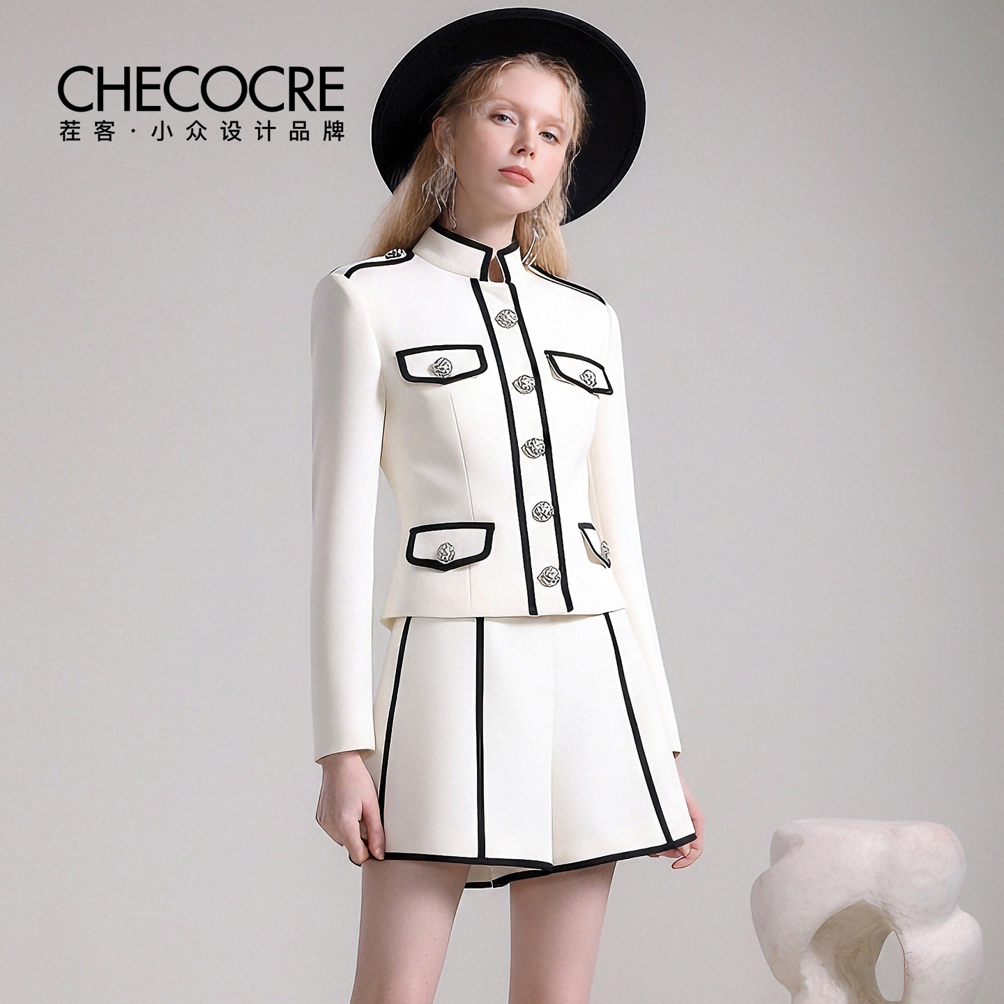 茬客黑白钻扣上衣阔腿短裤