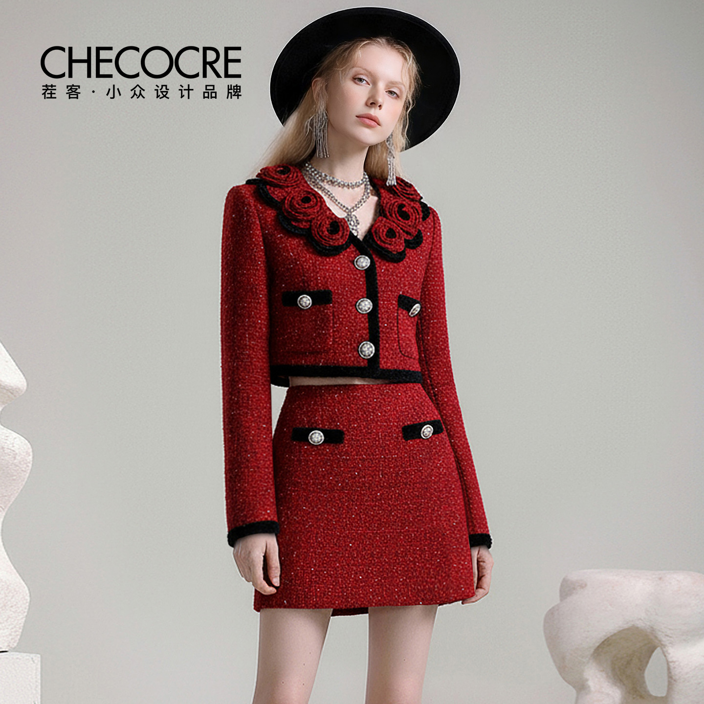 茬客娃娃领玫瑰花上衣半裙