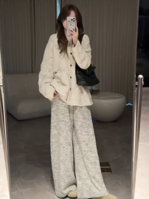 早秋2025新款韩系穿搭一整套巨好看的微胖绝美漂亮针织毛衣套装女