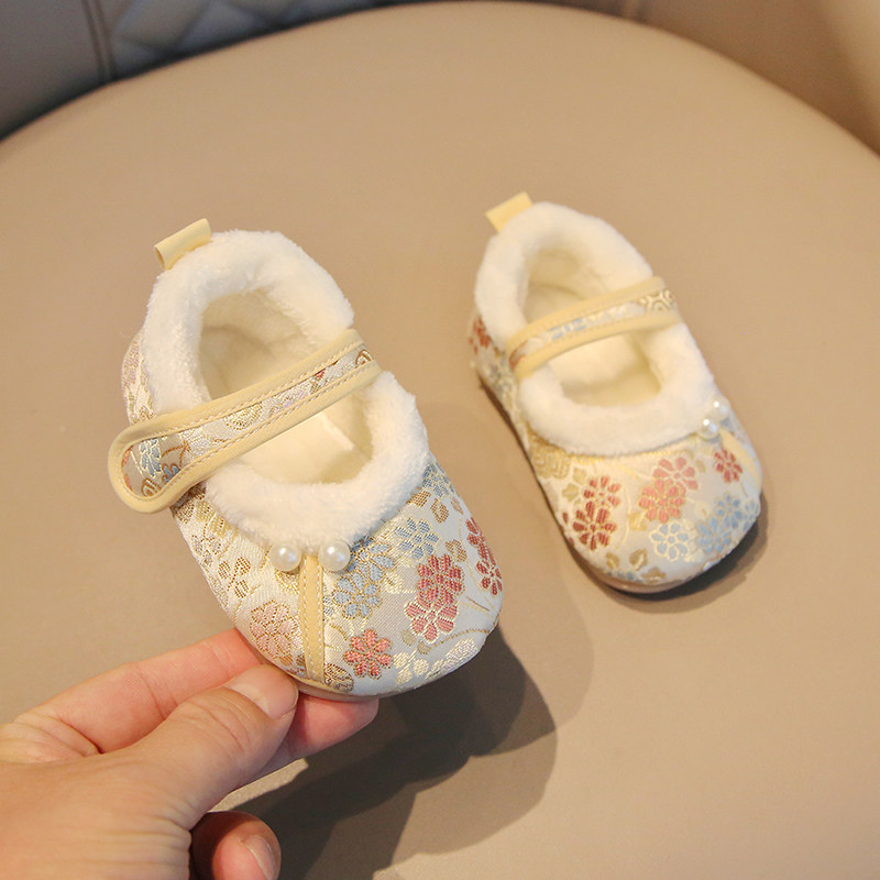 女宝宝周岁宴鞋子婴儿冬鞋国风新中式抓周鞋一岁加绒过年公主棉鞋