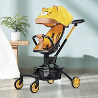 Складная детская коляска для выхода на улицу