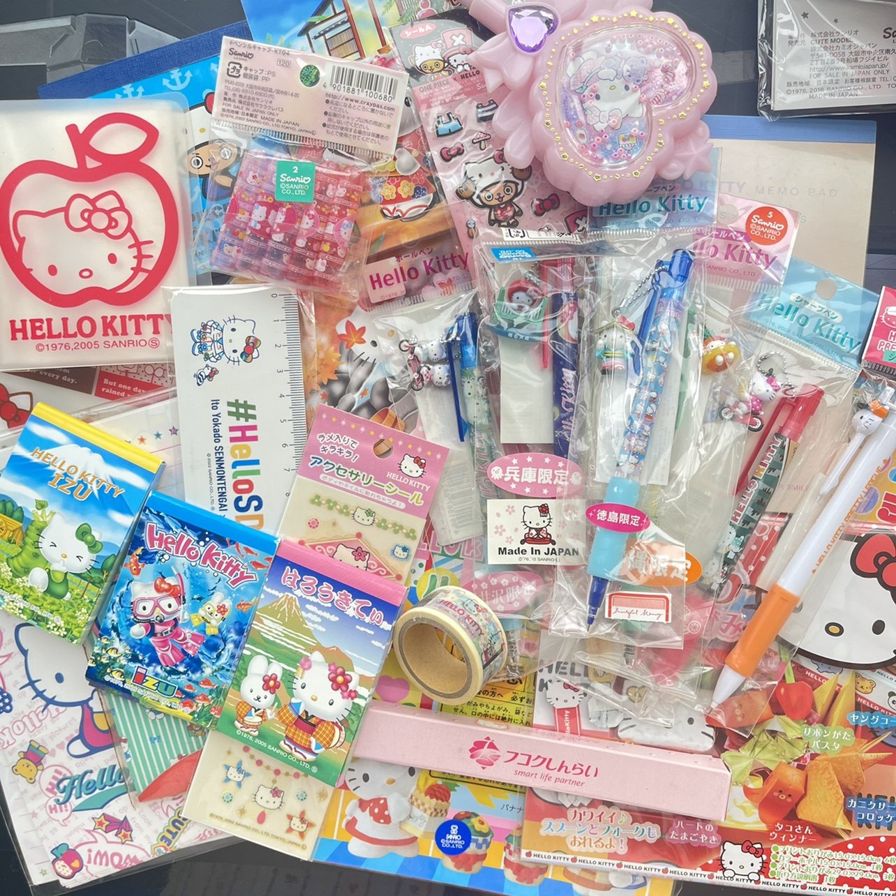 hello kitty地域限定挂件/摆件/本子/尺子相册中古记事本便签本笔