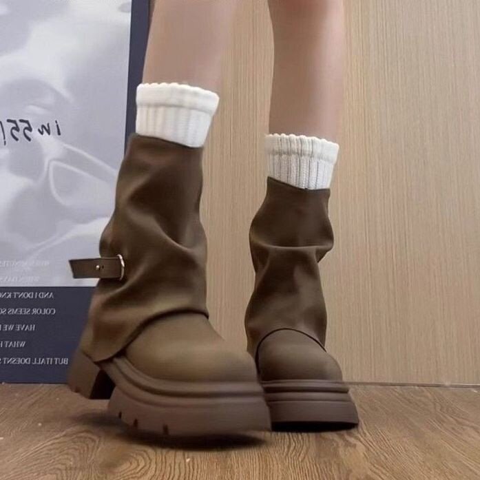 欧美风时尚棕色厚底女款马丁2026新款英伦复古爆款美拉德增高靴子