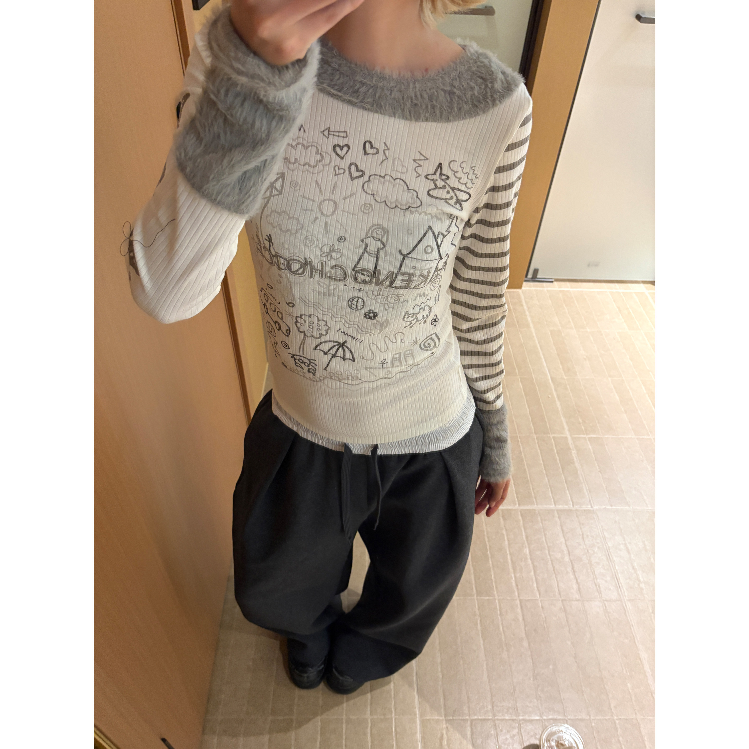 OPUP 美式复古设计感长袖女拼接毛绒涂鸦印花圆领修身针织打底衫