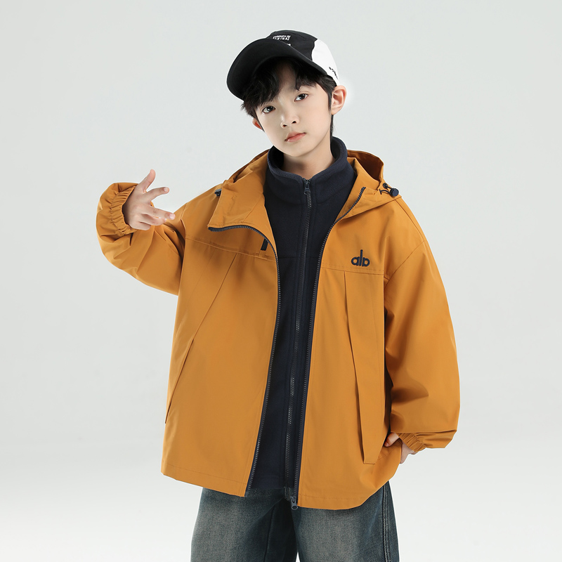 男童冲锋衣外套2025新款