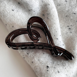 许我耀眼赵露思同款 茶色爱心抓夹女韩系发夹头饰简约后脑勺鲨鱼夹