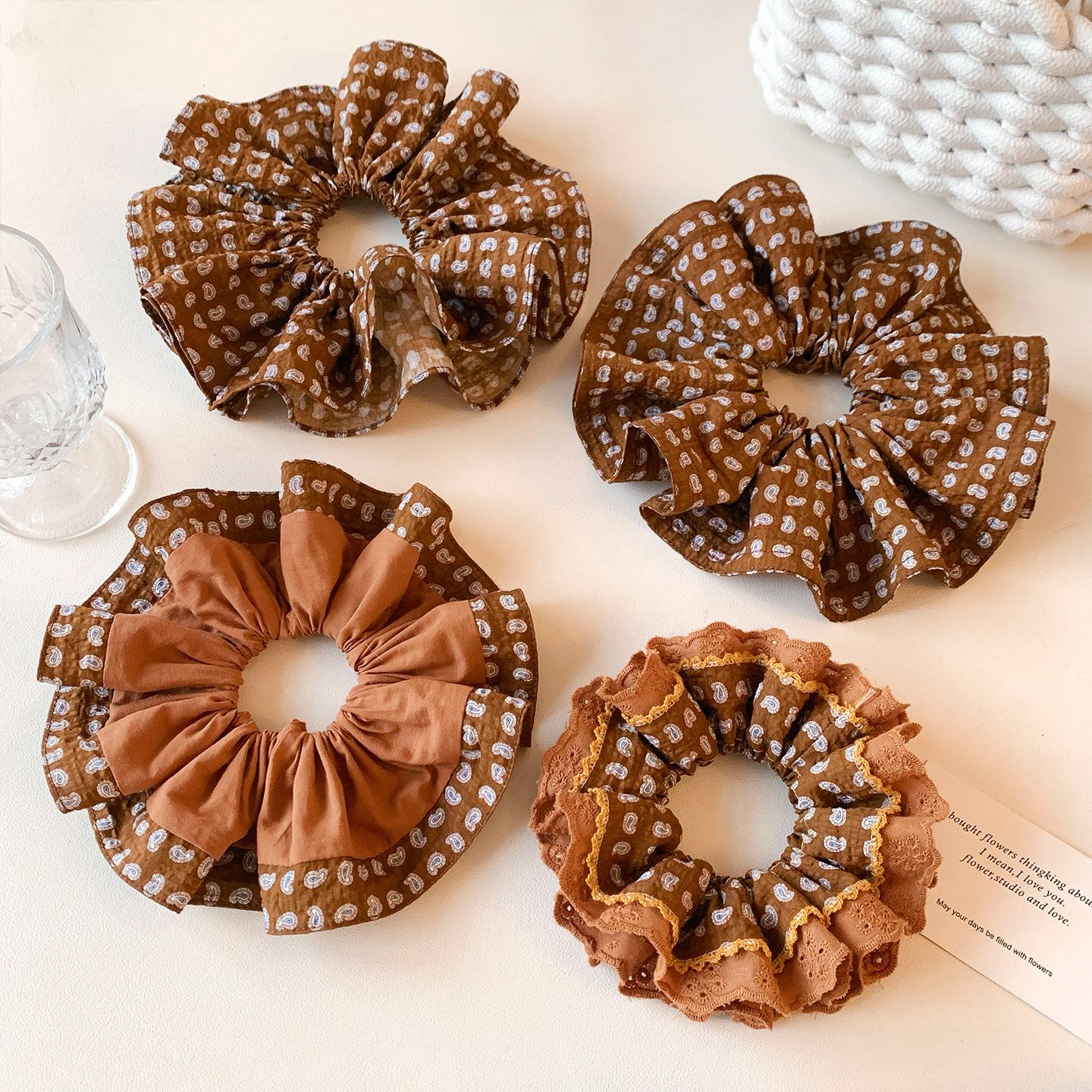 复古慵懒风咖色腰果花大肠发圈女秋冬高级感气质头饰发绳超大扎头,饰品/流行首饰/时尚饰品新,发饰,淘宝优惠券,粉丝福利购,淘宝优惠卷