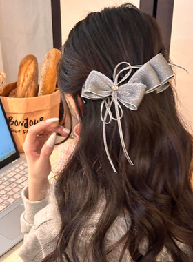 韩系灰色缎面蝴蝶结香蕉扭扭夹女温柔气质发夹后脑勺大号竖夹新款