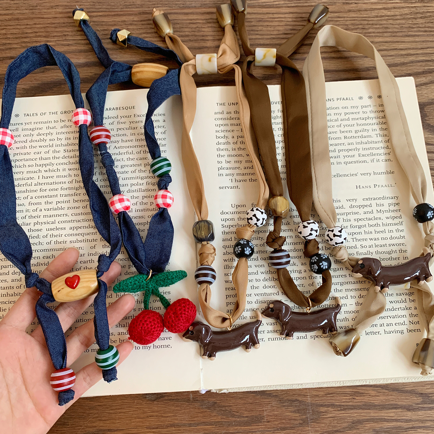 可爱腊肠狗樱桃串珠抽拉项链