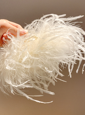 氛围感白色驼鸟毛大号抓夹发夹女高级感超仙后脑勺鲨鱼夹秋冬头饰