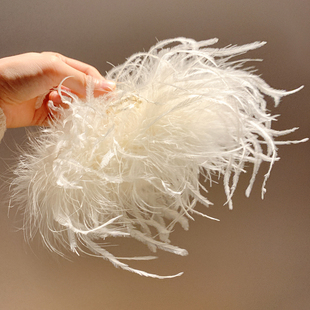 氛围感白色驼鸟毛大号抓夹发夹女高级感超仙后脑勺鲨鱼夹秋冬头饰