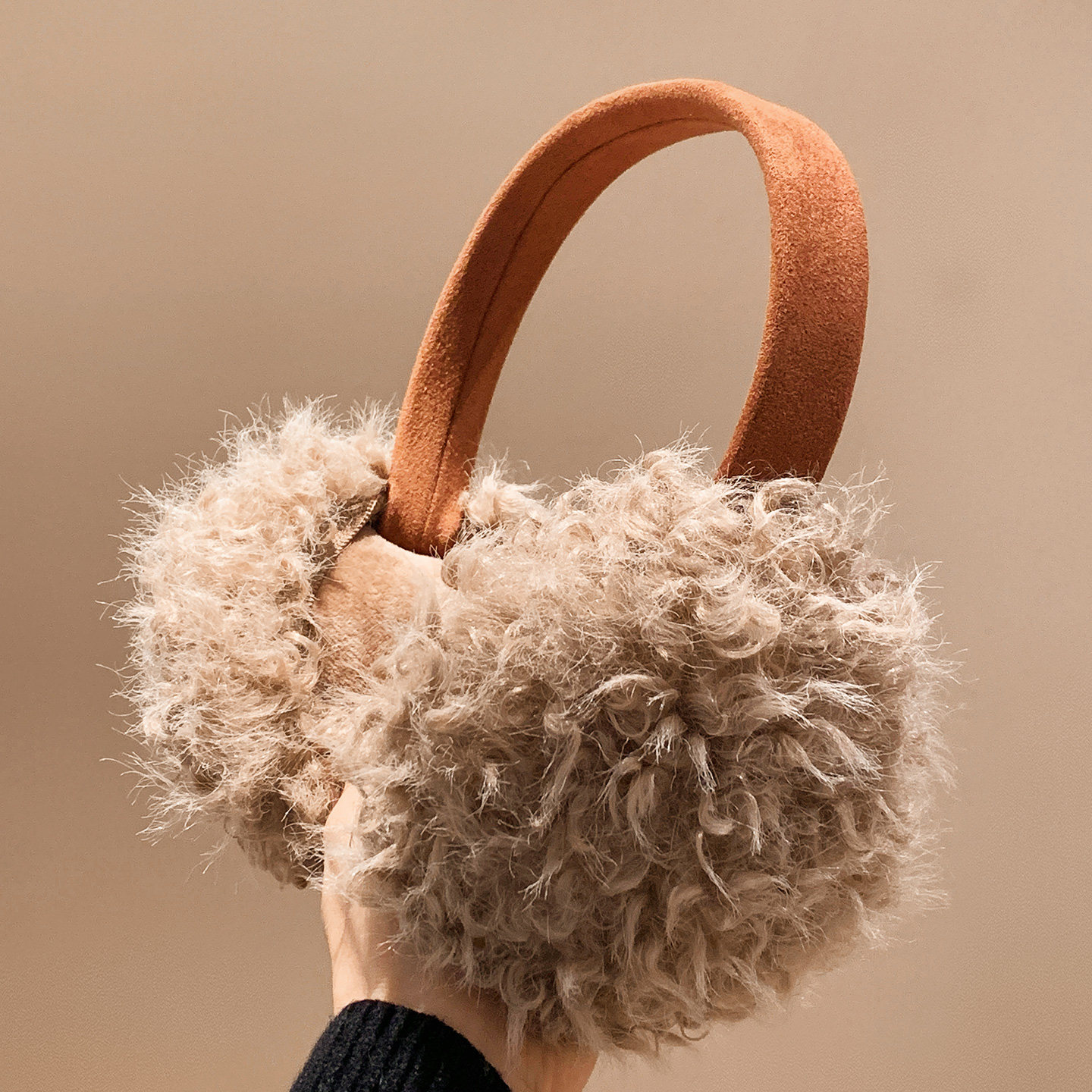 毛茸茸咖色羊羔毛保暖耳罩