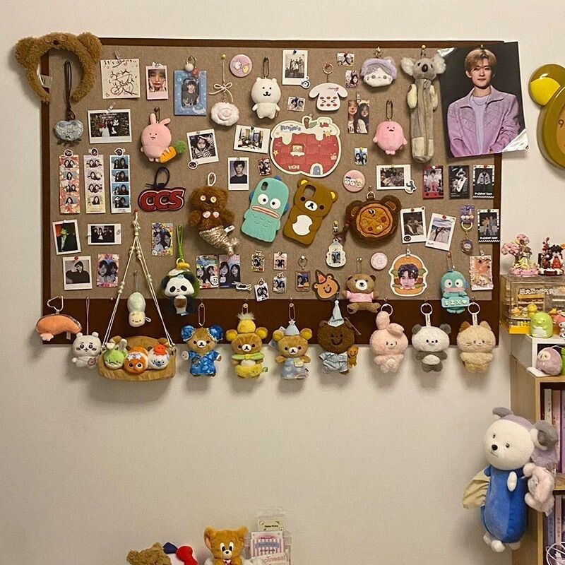 毛毡板饰品墙收纳墙自粘免打孔宿舍卧室饰品帽子眼镜展示墙面装饰